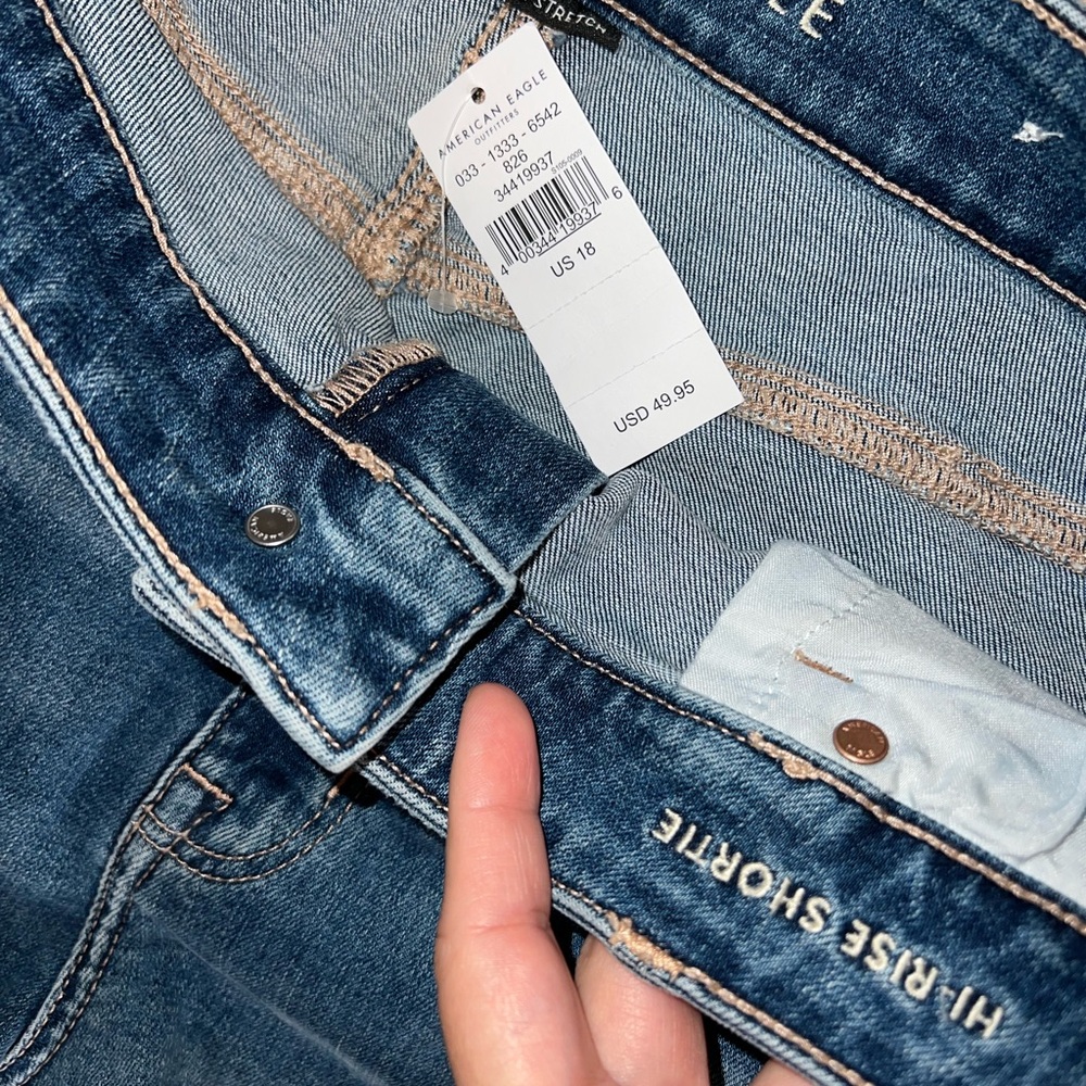 American Eagle Shorts - Picture 3 of 3